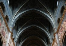 Adeguare per celebrare. Tradizione e dinamismo nell’architettura delle chiese