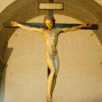 Santo_Spirito_sagrestia_crocifisso_di_michelangelo_05-264×300